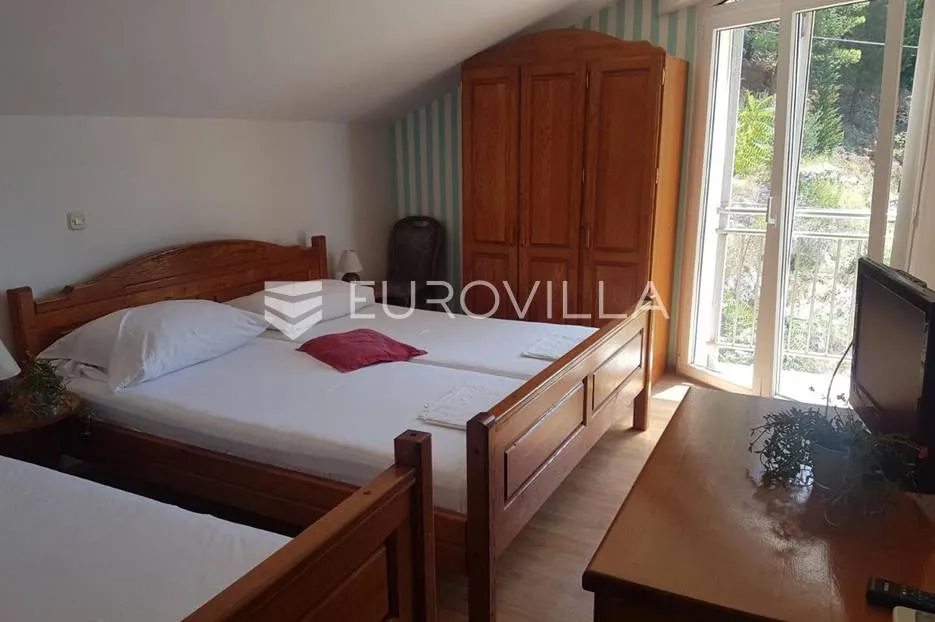 brela - prekrasna vila s 20 soba i restoranom blizu mora - slika 6