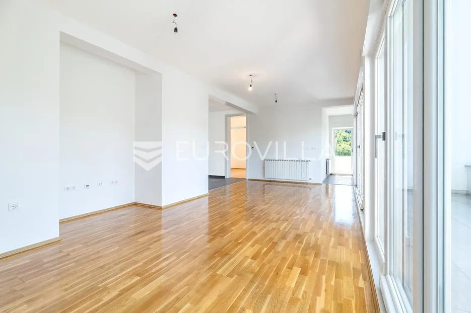 zagreb, gračani, atraktivan i prostran peterosoban stan s vrtom i dvije garaže, 257 m² - slika 3