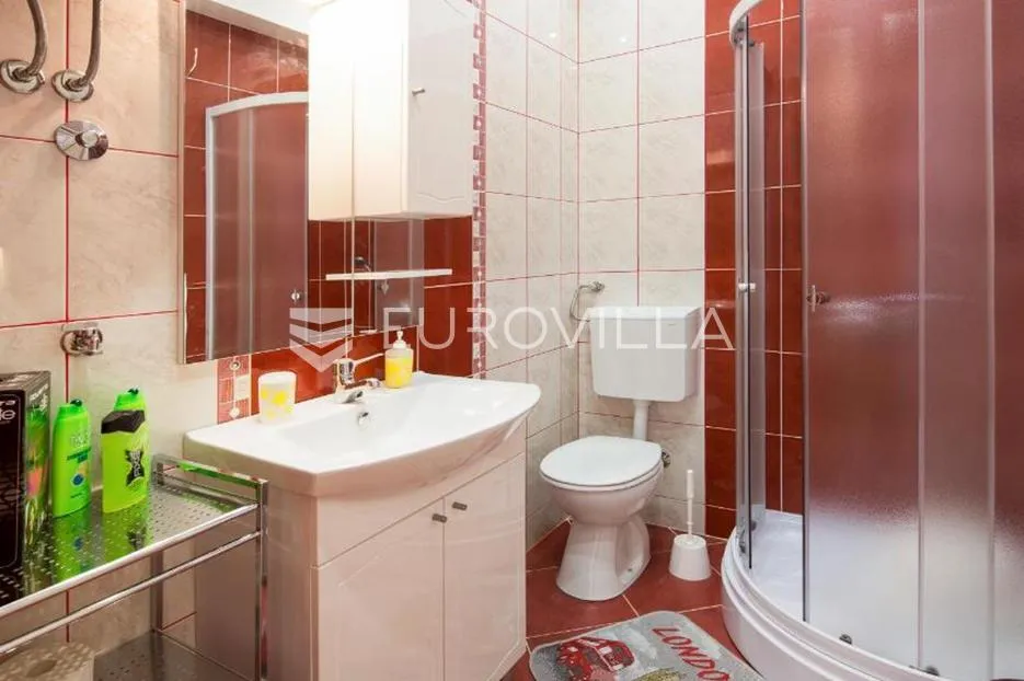 podstrana, namješten dvosoban stan s bazenom nkp 156 m2 - slika 6