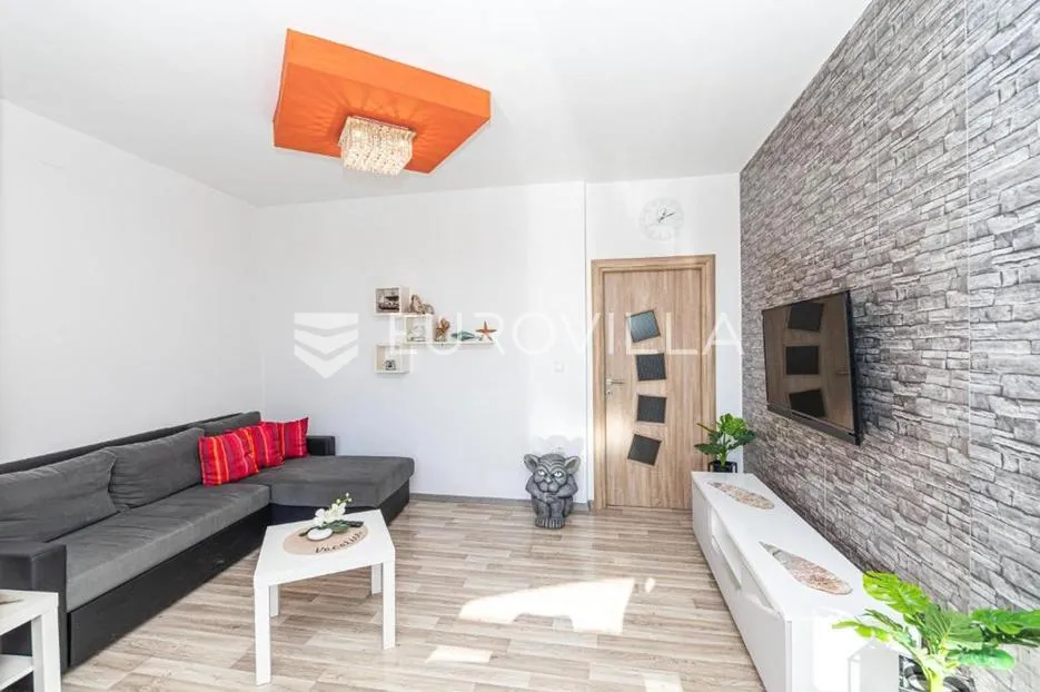 kaštel stari, odličan dvosoban stan za najam - slika 2