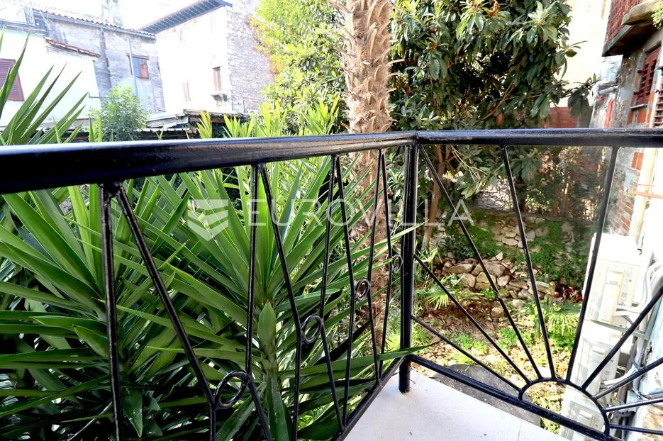 istra, poreč, potpuno renovirana kuća u staroj jezgri, 3 studio apartmana, pogled na more - slika 8