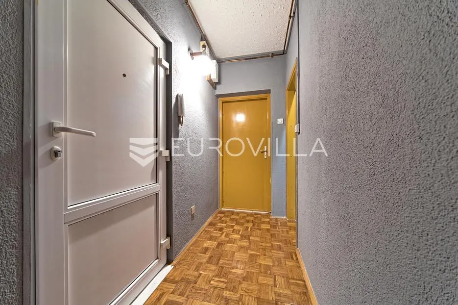 osijek, jug 2, trosoban stan na 2. katu, 49.8 m², obnovljena fasada - slika 7