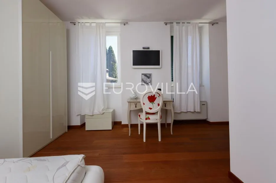 opatija, centar, prekrasna samostojeća kuća s bazenom i konobom, 140m od mora - slika 16