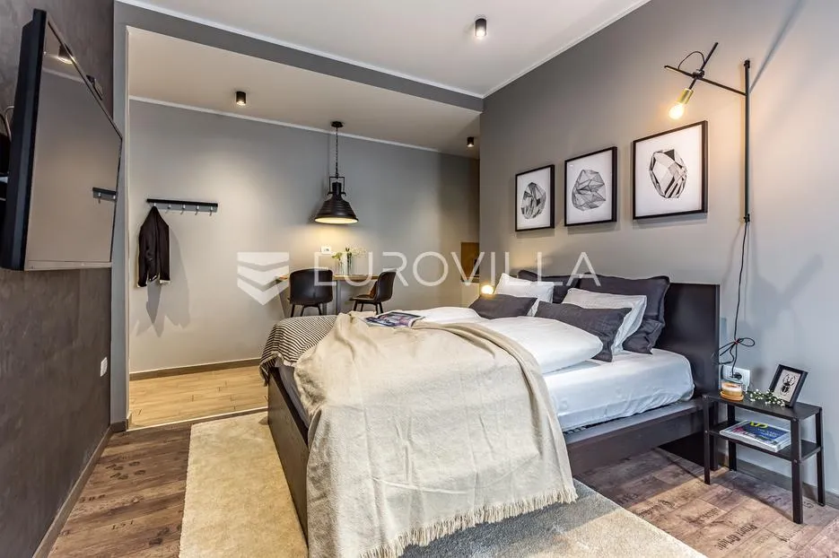 rijeka, centar, novouređen luksuzan stan nkp 98 m2 s tri apartmana - slika 30