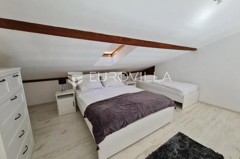 crikvenica, kuća s 8 apartmana i bazenom, 500 m od mora, izvrsna investicija - slika 24