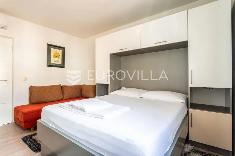 kaštel stari, dvosoban stan prvi red do mora od 15. rujna 2026. godine - slika 6