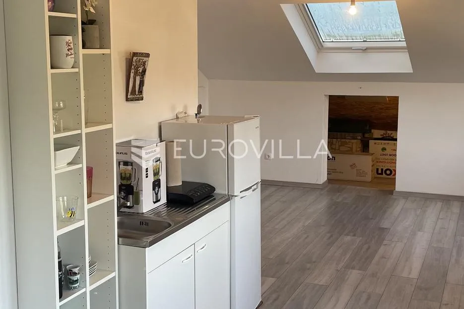 otok korčula, lumbarda, dvoetažni stan površine 127 m², 2 red uz more - slika 11