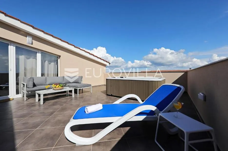 zadar, privlaka, prekrasna villa s velikim potencijalom - slika 8