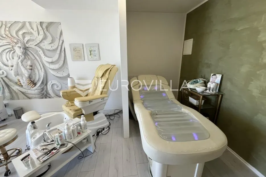 istra, rovinj, uhodani beauty studio u aci marini rovinj, prodaja poslovanja i inventara - slika 9