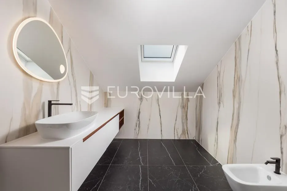 opatija, centar, atraktivan četverosoban penthouse u novogradnji s pogledom na more nkp 246 m2 - slika 7