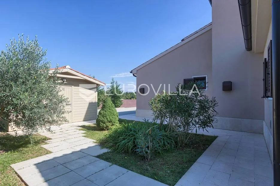 istra, savičenta, juršići, moderna vila 400 m2 na velikoj okućnici 1986m2 - slika 6