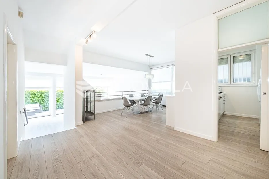 zagreb, remete, predivan četverosoban stan površine 176 m² - slika 24