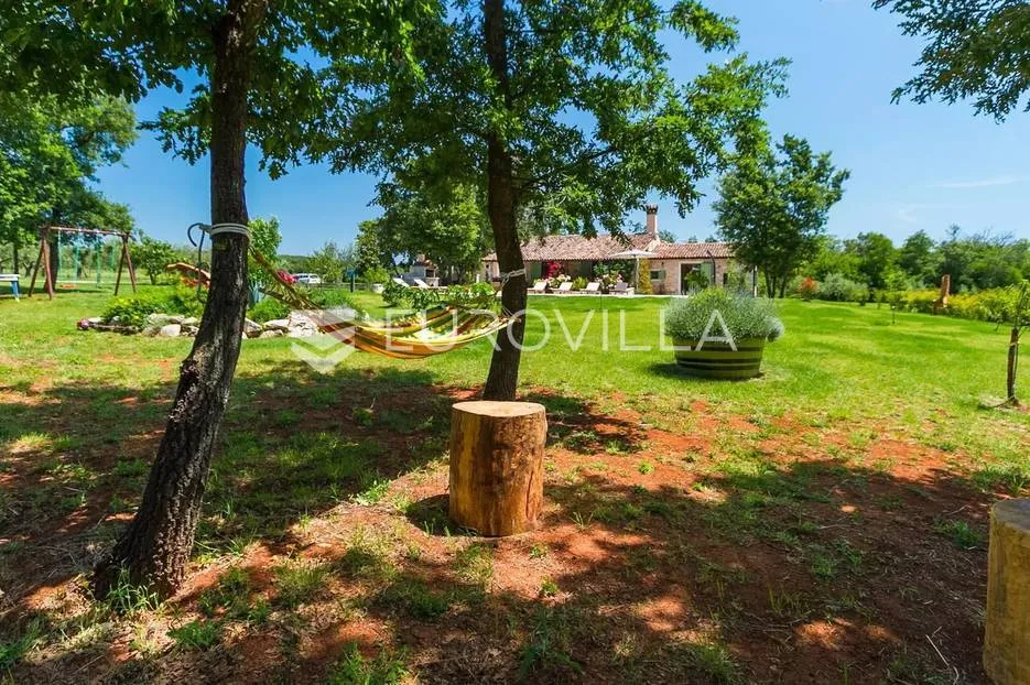 istra, bale, vila s bazenom na imanju od 30.000 m2 u osami - slika 50