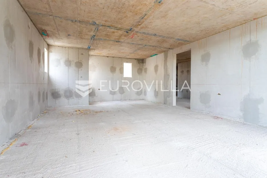 omiš, trosoban stan u novogradnji na mirnoj lokaciji okruženoj zelenilom, 83,53 m² - slika 7
