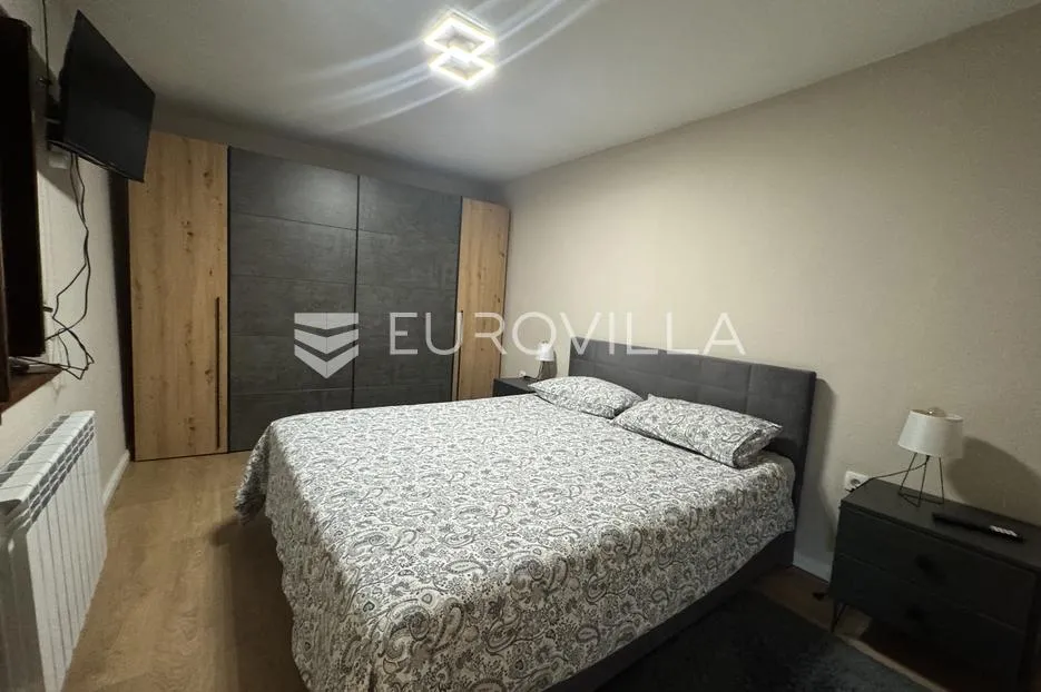 istra, vižinada, obiteljska autohtona renovirana kuća 150m2 u nizu s dvorištem - slika 16