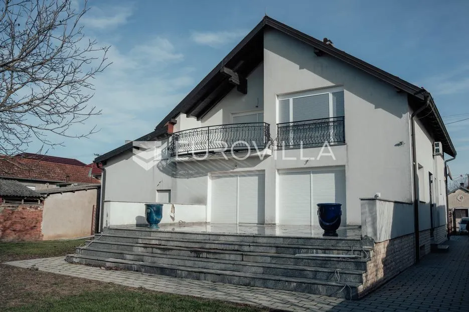 vinkovci, mirkovci, velika kuća s prostranim dvorištem - slika 39