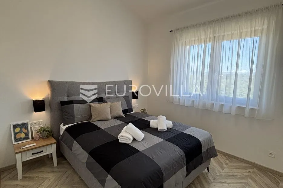 marčana, mutvoran, šarmantna moderna vila s bazenom i vrtom - slika 36