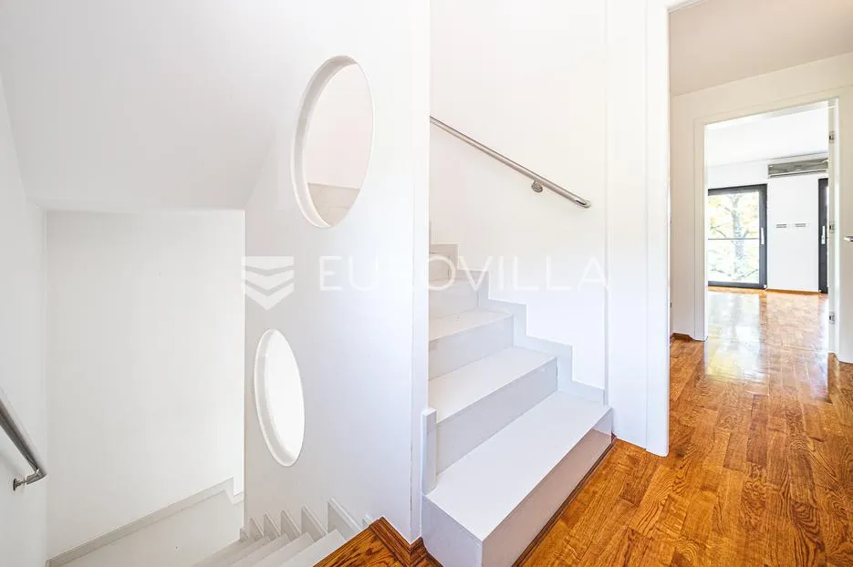 zagreb, vrhovec, moderna obiteljska kuća 419 m² - slika 17