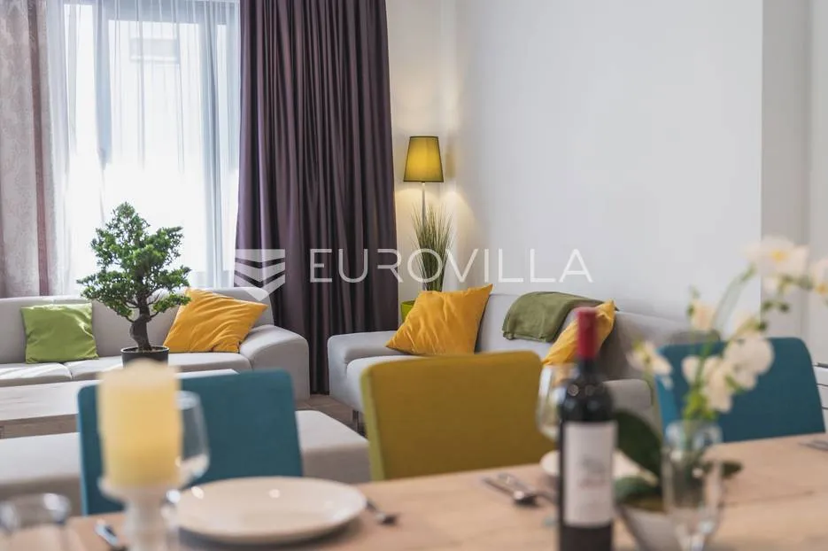 trogir, luksuzna vila s bazenom, nkp 368 m2 - slika 21