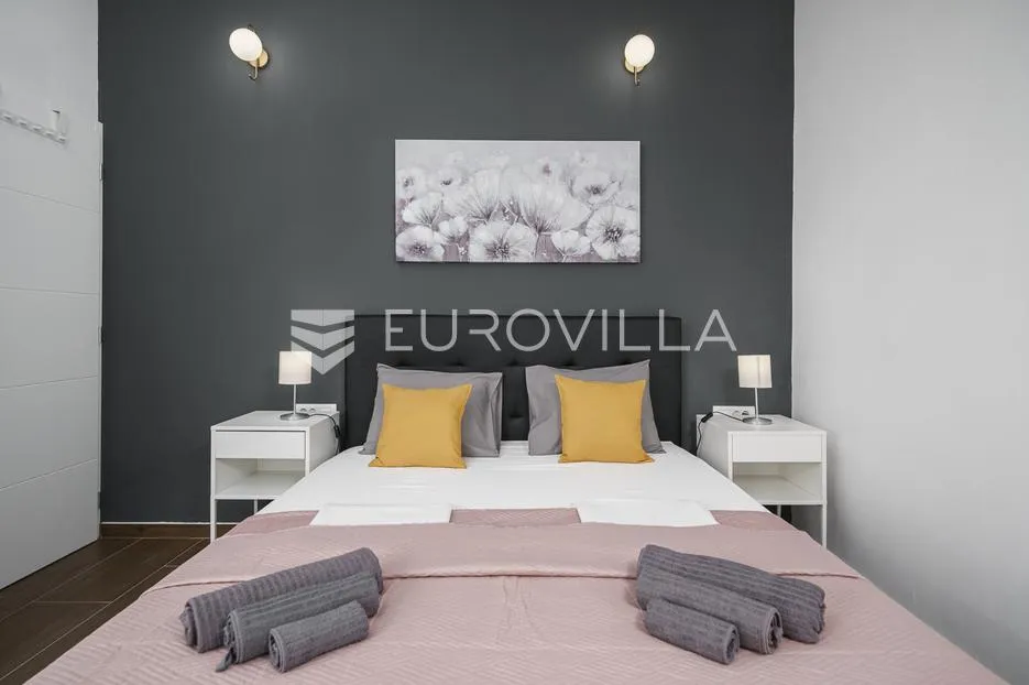 čiovo, okrug, vila sa šest apartmanski jedinica i bazenom - slika 13