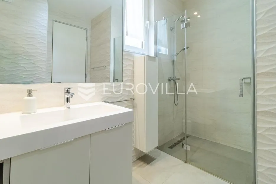 opatija, volosko, luksuzan penthaus 267 m², krovna terasa s jacuzzijem - slika 28