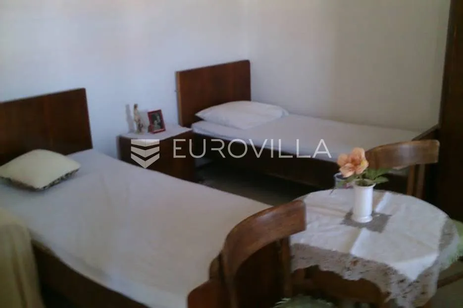 hvar, sućuraj, kuća na samoj rivi za adaptaciju - slika 7