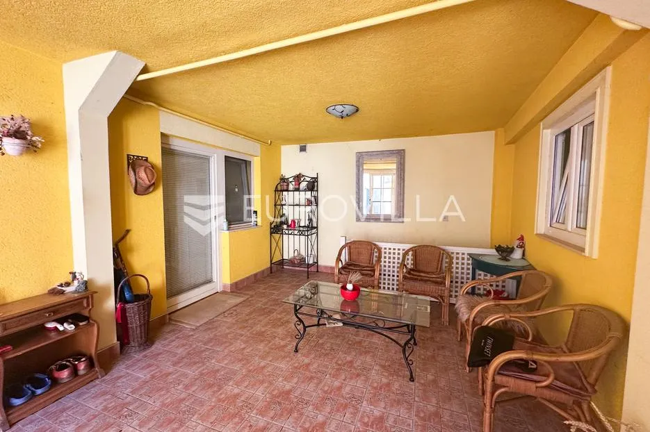 vinkovci, centar, 249.54 m² kuća na 3 etaže pomoćna zgrada te garaža - slika 16
