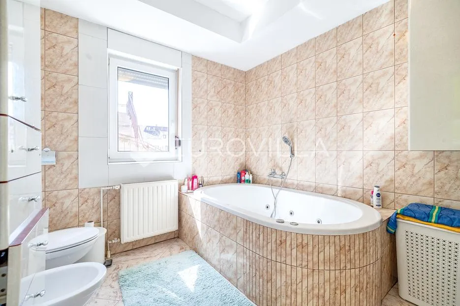 zagreb, gornji bukovac, funkcionalan peterosoban stan s dva parkirna mjesta 153 m² - slika 7
