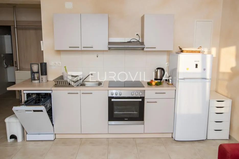 rab, barbat, dvosoban stan 200 m od mora 93 m² - slika 4