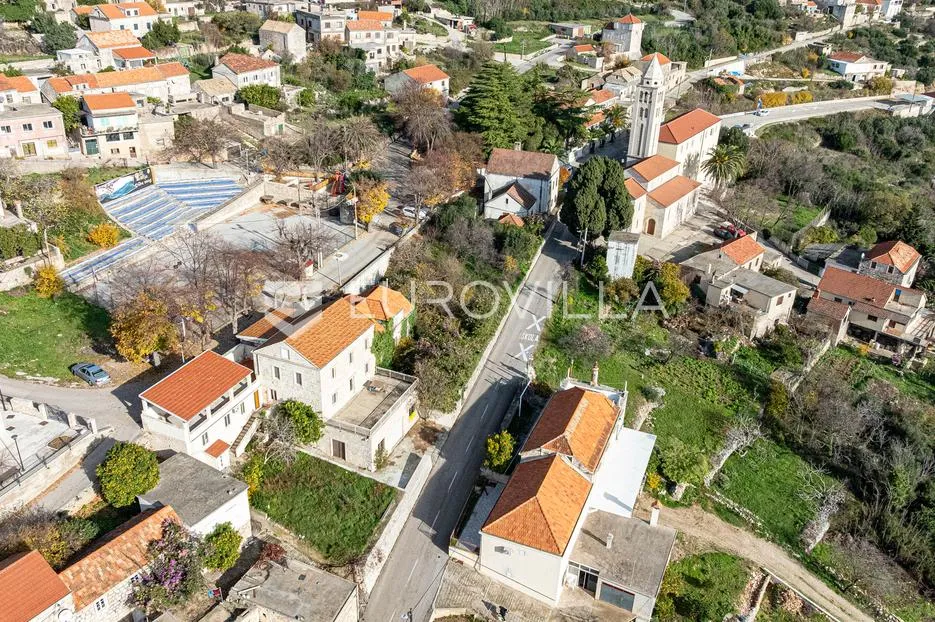 otok korčula, čara, kamena kuća u centru mjesta - slika 5