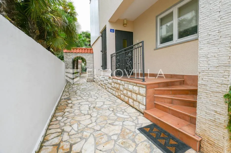 istra, umag, prekrasna kuća s bazenom prvi red do mora 430 m² - slika 7