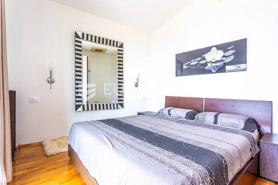 brela prekrasna kuća s bazenom i panoramskim pogledom - slika 24