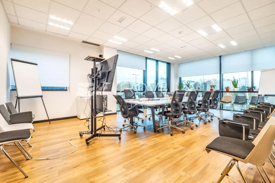 zagreb, avenija dubrovnik, novouređen poslovni prostor 683,66 m² - slika 3