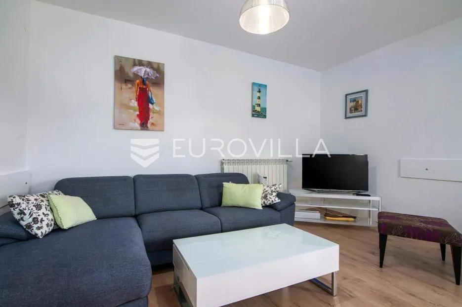 banjole, prekrasna uređena kuća nkp 350 m2 na velikoj okućnici od 3300 m2 - slika 39