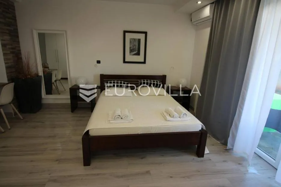 pješčana uvala, vila sa 7 apartmana s pogledom na more, 200 m od plaže - slika 9