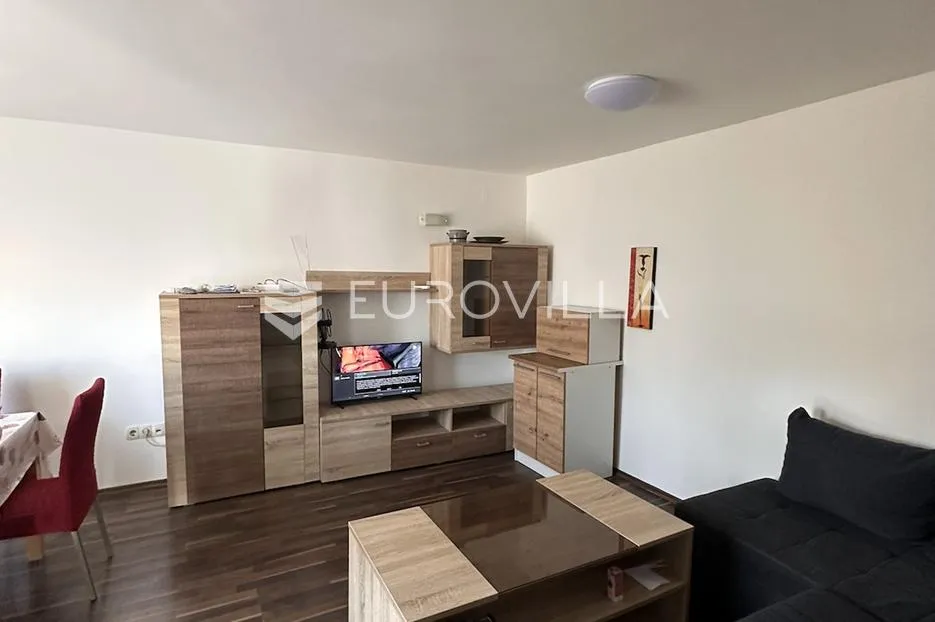 Zagreb, PREČKO, uređen dvosoban stan s balkonom, 52 m²