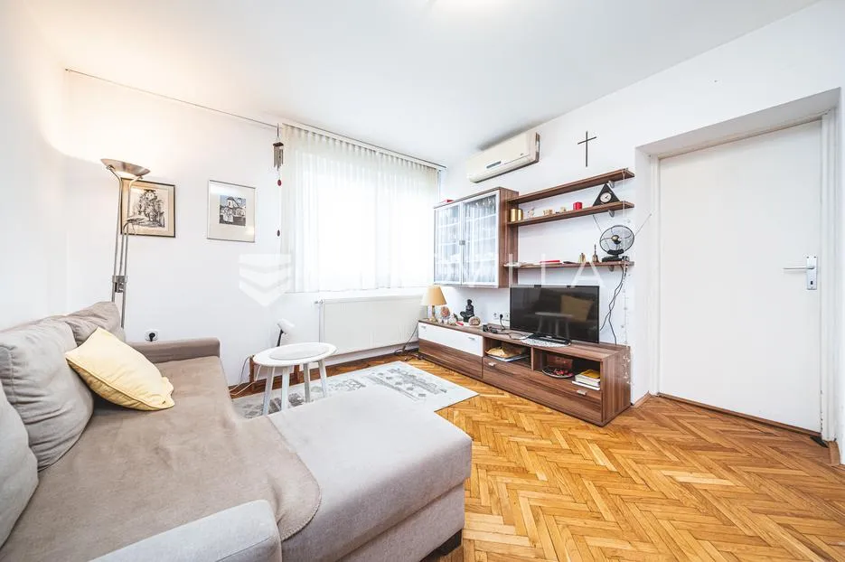 zagreb, volovčica trosoban stan 58 m2, parking - slika 7