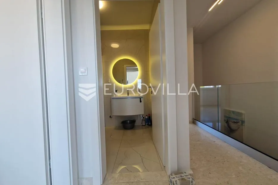 vir, atraktivan dvoetažni apartman s 3 spavaće sobe i pogledom na more - slika 21