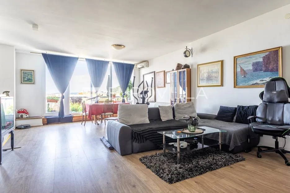 split, centar, prostrana etaža na izvrsnoj lokaciji s pogledom na more, 135 m² - slika 2