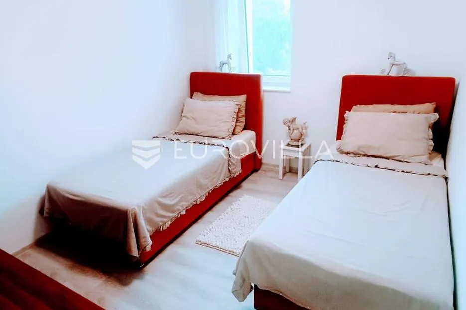 renovirana kamena kuća u okolici pule - slika 10