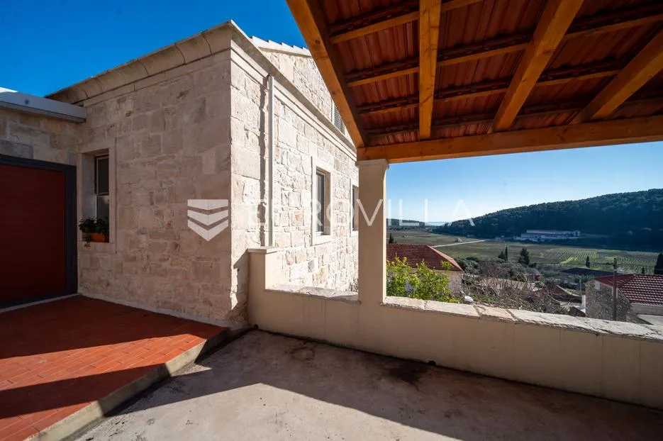 otok korčula, čara, kamena kuća u centru mjesta - slika 7
