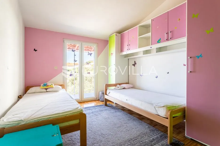 kaštel sućurac, kuća s tri stambene jedinice - slika 6