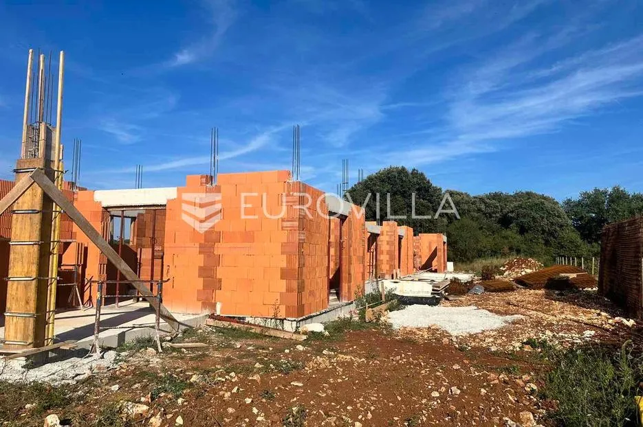 istra, šišan, moderna dvojna kuća s bazenom 140 m3 - slika 12