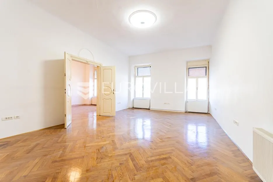 varaždin, centar, prostran stan 110 m², odlična lokacija - slika 2