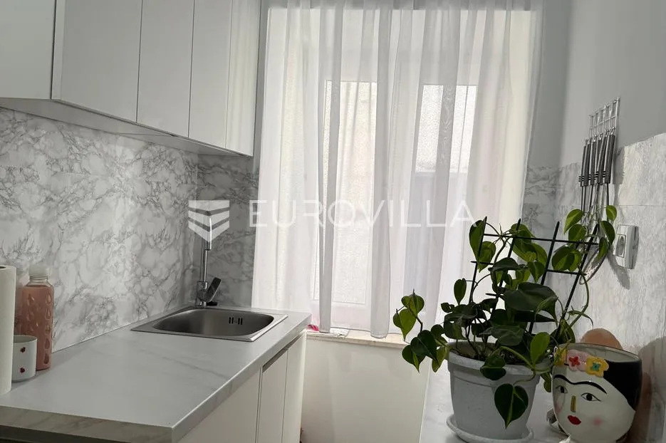 split, centar, dvosoban stan studio apartman - slika 20