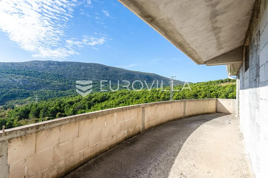 omiš, tugare, velika obiteljska kuća u roh bau izvedbi - slika 15