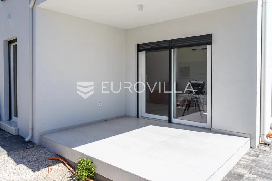 Vodice, NOVOGRADNJA N2, A2, moderan stan u prizemlju s terasom, 68,63 m²