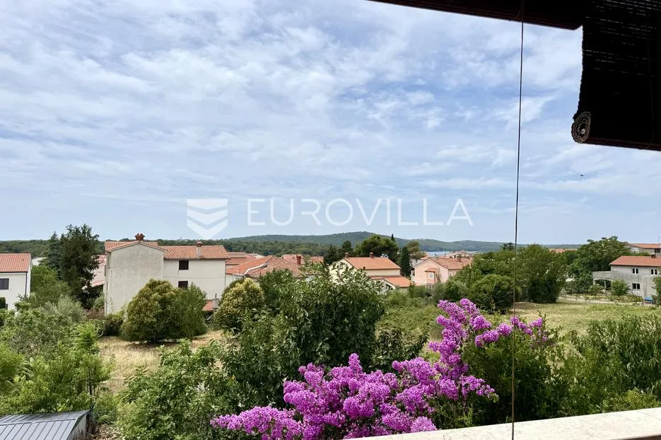 medulin, kuća sa tri apartmana i pogledom na more - slika 29