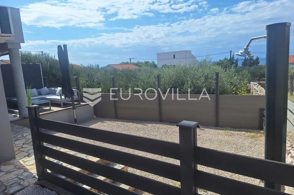 vir, apartman u prizemlju s terasom i vrtom - slika 7