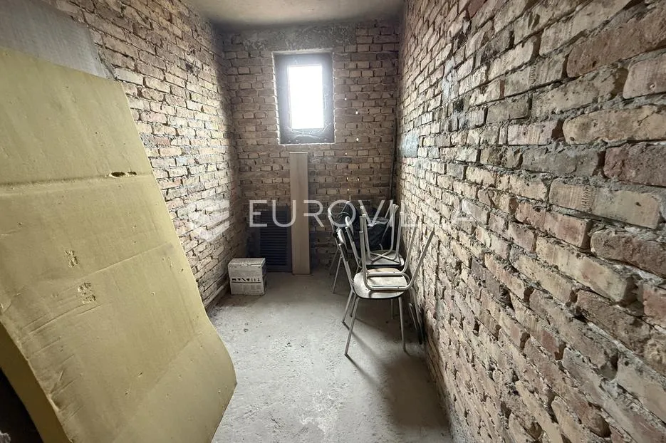osijek, tenja, na prodaju katnica sa dvorišnim stanom na parceli od 517 m2 - slika 14